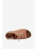 Kožené sandály na podpatku s šněrováním model 22185444 Cappuccino - Zazoo Kožené sandály na podpatku s šněrováním model 22185444 Cappuccino - Zazoo