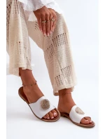 Zazoo 2938 Kožené Žabky Na Ploché Podrážce S Ozdobou Bílé