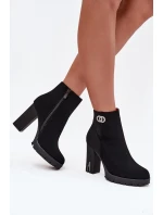 Zateplené dámské kotníkové boty na podpatku s ozdobným detailem černé Vessara
