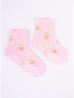 Yoclub Dívčí bavlněné ponožky proti uklouznutí ABS vzory barvy 3-pack SKA-0109G-AA3A-004 Vícebarevné
