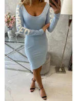 Otrhané modré šaty