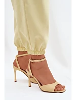 Sandály na podpatku  model 227435 Step in style