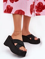 Dámské Pantofle Na Klínovém Podpatku A Platformě Černé Sevolee