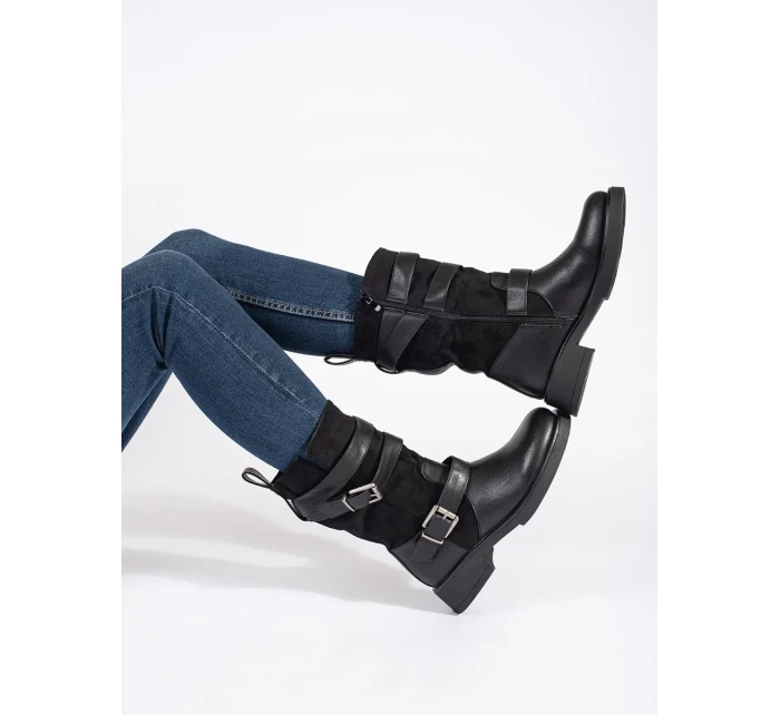 Krásné dámské kotníčkové boty černé na širokém podpatku Krásné dámské kotníčkové boty černé na širokém podpatku