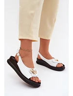 Kožené sandály na platformě s ozdobou model 22133571 Bílé - S.Barski