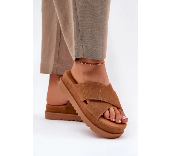 Dámské Pantofle Na Platformě S Pásky Camel model 21696072 - Boto