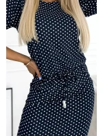 Dámské sportovní šaty v džínové barvě se kapsičkami a malými puntíky model 18540314 - numoco Dámské sportovní šaty v džínové barvě se kapsičkami a malými puntíky model 18540314 - numoco