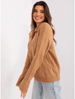 Dámský svetr ve velbloudí barvě s límečkem model 21470513 - Factory Price Dámský svetr ve velbloudí barvě s límečkem model 21470513 - Factory Price