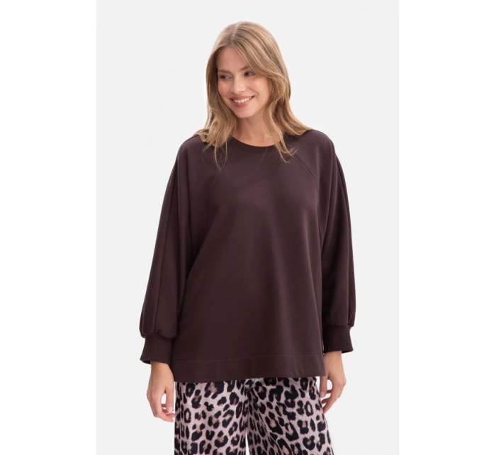 model 21379930 Pletená mikina uvolněného střihu tmavě čokoládová - BeWear model 21379930 Pletená mikina uvolněného střihu tmavě čokoládová - BeWear