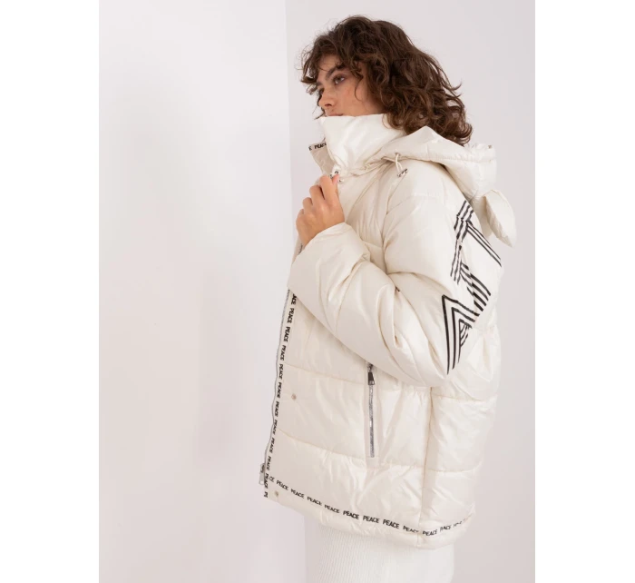 NM KR TR522 bunda.96P světle béžová