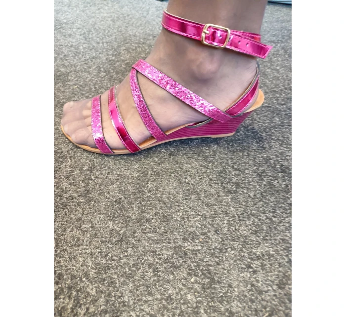 Dámské sandály fuchsiové model 21418392 - SWEET SHOES Dámské sandály fuchsiové model 21418392 - SWEET SHOES