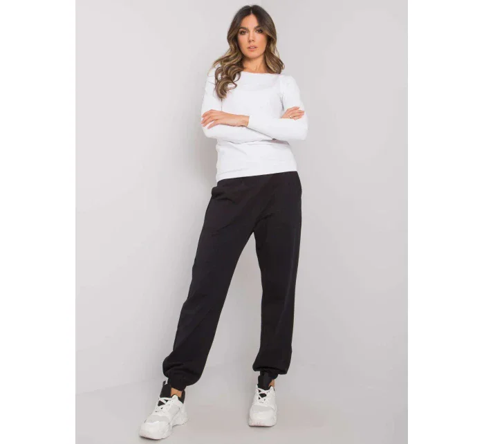 Souprava RV KMPL 7338.07X bílá a černá Souprava RV KMPL 7338.07X bílá a černá