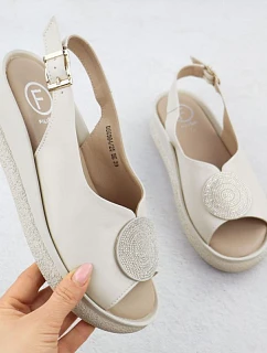 Dámské sandály na platformě se zirkony béžové model 22134919 - FILIPPO