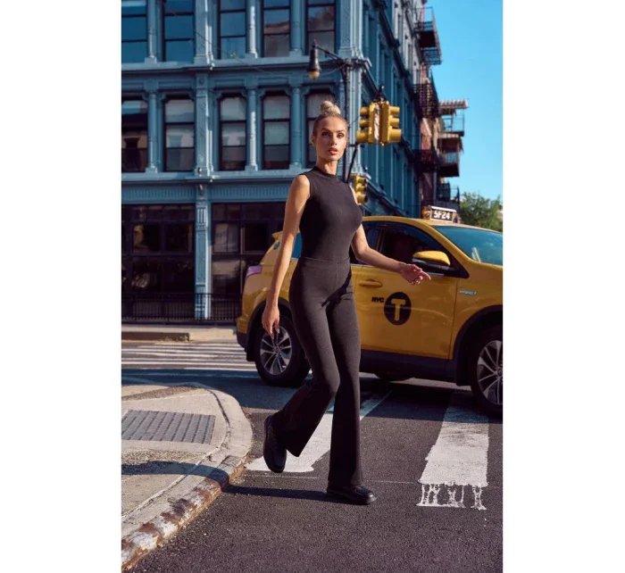 Rozšířené kalhoty s vysokým pasem model 18257716 černé - Moe Rozšířené kalhoty s vysokým pasem model 18257716 černé - Moe