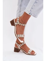 Dámské sandály na bílé model 21961051 - Boto Dámské sandály na bílé model 21961051 - Boto