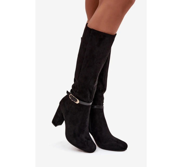 Dámské kozačky na podpatku se zlatou sponou zateplené černé model 21714336 - Boto Dámské kozačky na podpatku se zlatou sponou zateplené černé model 21714336 - Boto