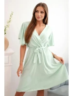 Šaty s model 21915263 výstřihem tmavá máta - K-Fashion Šaty s model 21915263 výstřihem tmavá máta - K-Fashion