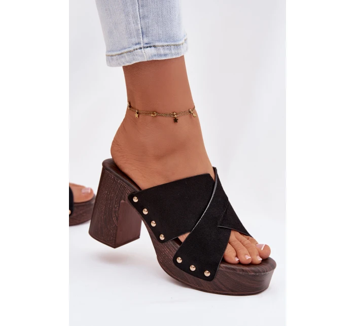 Dámské sandály na podpatku se zlatými přezkami Černé model 21951481 - Boto