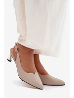 Kožené dámské sandály na podpatku model 22122614 Béžové - VINCEZA