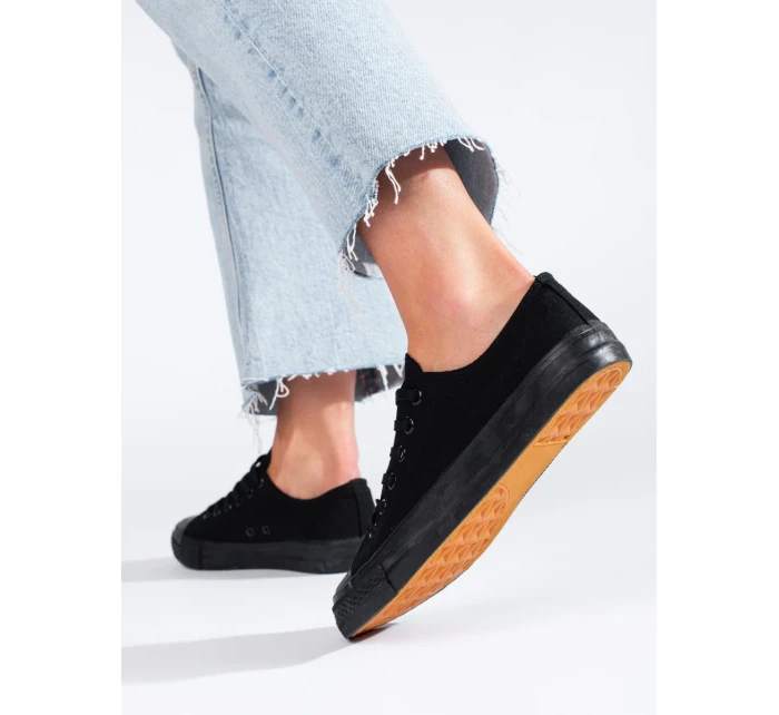 Krásné dámské černé tenisky bez podpatku Krásné dámské černé tenisky bez podpatku