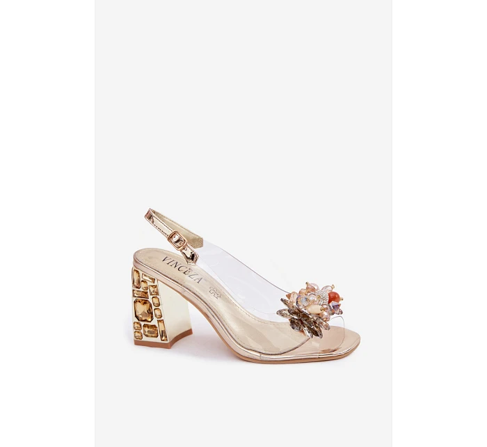 Průhledné sandály na podpatku s krystaly model 22102714 zlaté - VINCEZA Průhledné sandály na podpatku s krystaly model 22102714 zlaté - VINCEZA