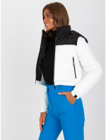 Černobílá prošívaná zimní bunda s kapsami