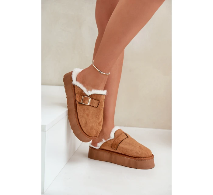 Dámské pantofle na silné podrážce s kožešinou a sponou Camel Linneola Dámské pantofle na silné podrážce s kožešinou a sponou Camel Linneola