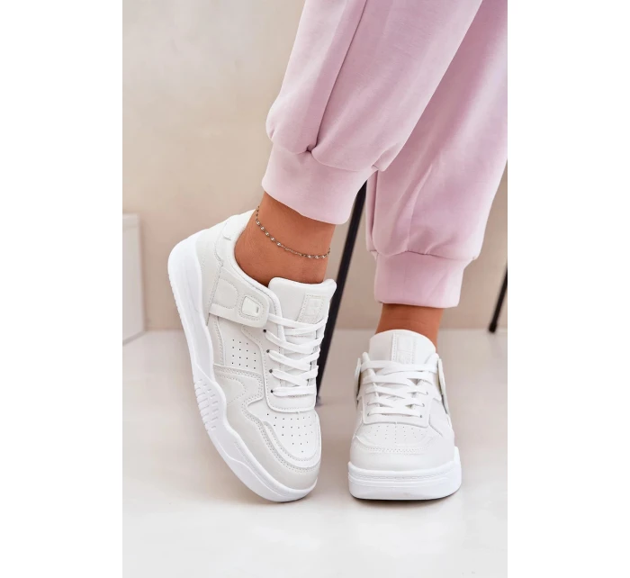 Dámské sportovní tenisky z eko kůže – bílé