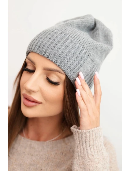 Dámská zimní čepice z vlny s klasickým žebrovaným vzorem K444 šedá