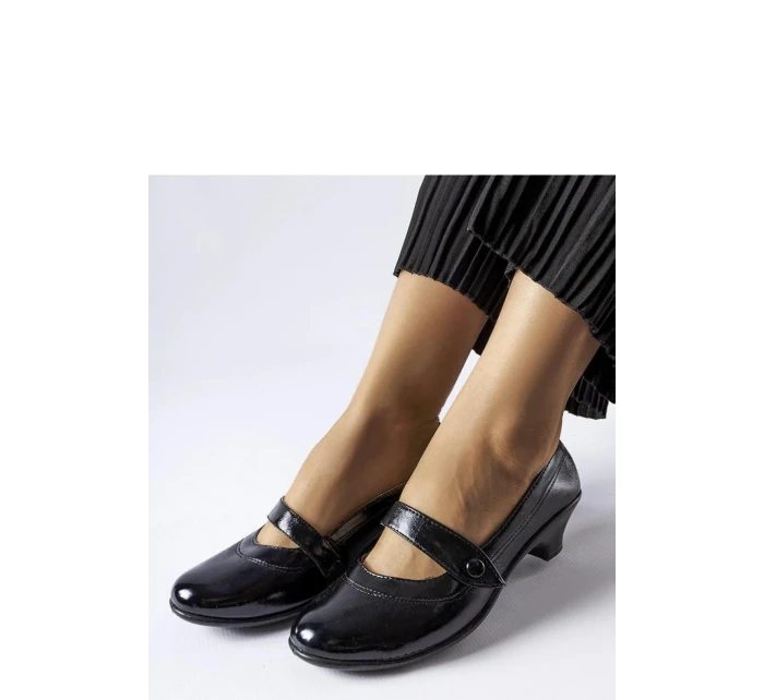 Boty na podpatku model 204768 Solea Boty na podpatku model 204768 Solea