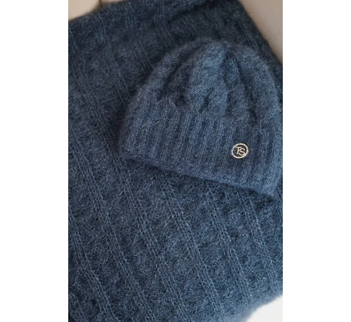 Dámská souprava čepice a šály s žebrovaným vzorem s ozdobou model 21463123 - K-Fashion