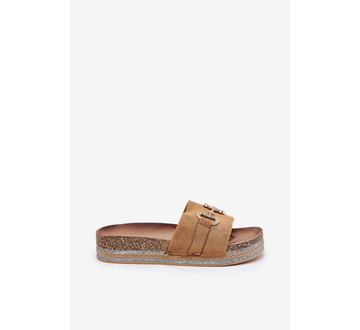 Dámské Pantofle Na Platformě Se Zlatou Dekorací A Leskem Camel Morisela Dámské Pantofle Na Platformě Se Zlatou Dekorací A Leskem Camel Morisela