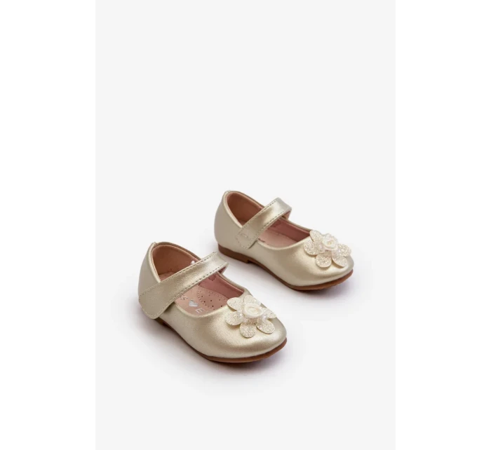 Dětské balerínky se zapínáním na suchý zip a zlatým zdobením serinde Dětské balerínky se zapínáním na suchý zip a zlatým zdobením serinde