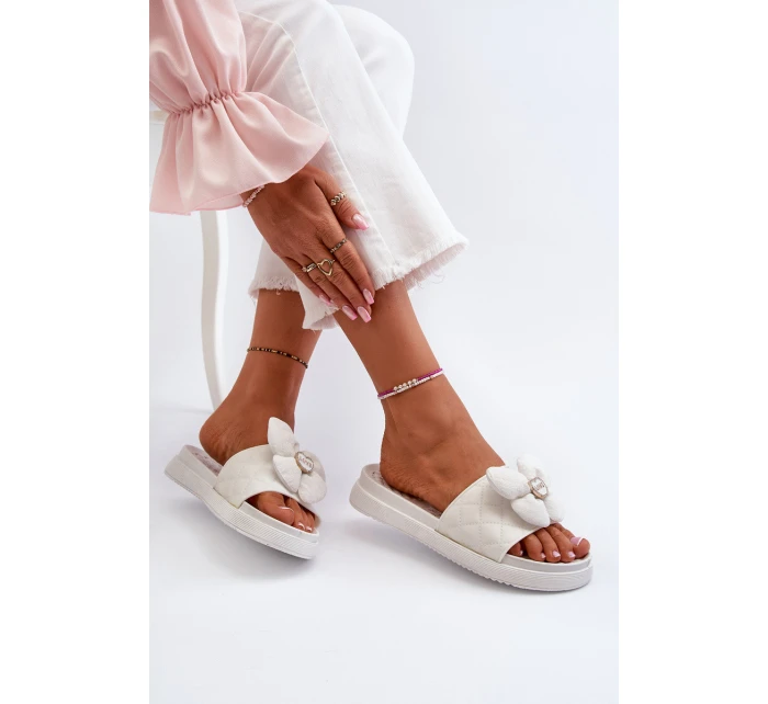 Dámské šedé sandály s ozdobou na nízké platformě Cedrella Dámské šedé sandály s ozdobou na nízké platformě Cedrella