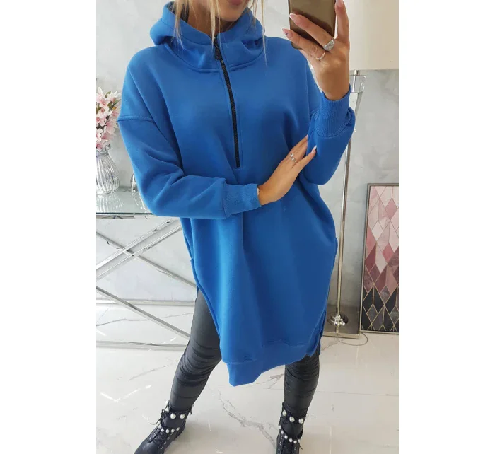 Zateplená halenka s bočními rozparky chrpově modrá Zateplená halenka s bočními rozparky chrpově modrá