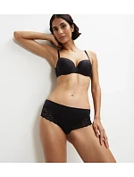 AMOURETTE SPOTLIGHT – Hipster: Krajka a komfort s LYCRA® Triumph AMOURETTE SPOTLIGHT – Hipster: Krajka a komfort s LYCRA® Triumph