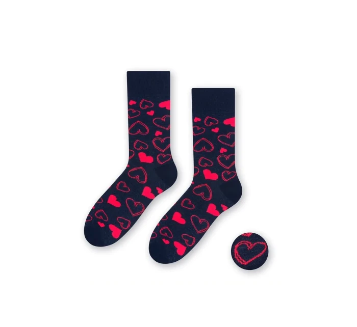 Vzorované pánské ponožky Steven art.136 Srdíčka