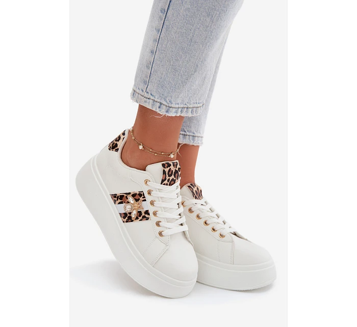 Dámské tenisky na platformě s přezkou Bílá leopardí vzor model 21918943 - Boto Dámské tenisky na platformě s přezkou Bílá leopardí vzor model 21918943 - Boto