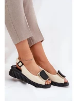 Dámské lakované kožené sandály na klínku s ozdobou - béžové Artiker Dámské lakované kožené sandály na klínku s ozdobou - béžové Artiker