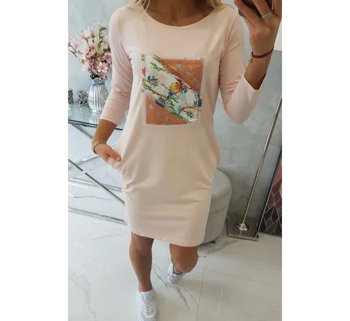 Šaty s 3D grafikou model 18744004 powder pink - K-Fashion Šaty s 3D grafikou model 18744004 powder pink - K-Fashion