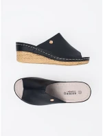 Praktické  nazouváky dámské černé na klínku