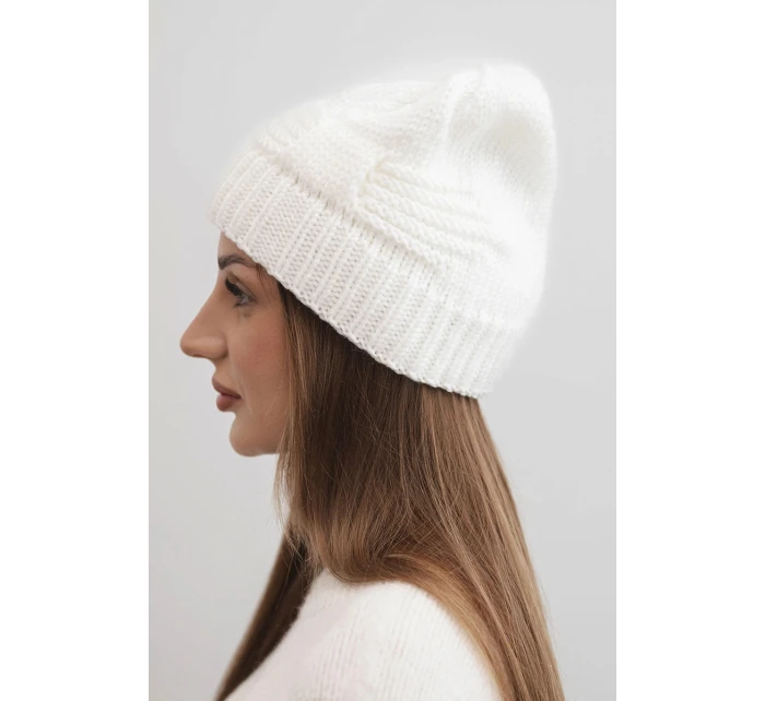 Dámská zimní čepice akrylová s ozdobným vzorem K462 bílá