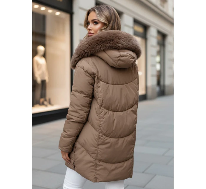 Dámská zimní bunda dlouhá prošívaná s kapucí béžová Dstreet model 21991807 - FashionStreet Dámská zimní bunda dlouhá prošívaná s kapucí béžová Dstreet model 21991807 - FashionStreet