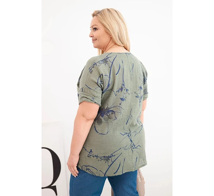Dámská bavlněná halenka Plus Size s krátkým rukávem a kapsou khaki Dámská bavlněná halenka Plus Size s krátkým rukávem a kapsou khaki