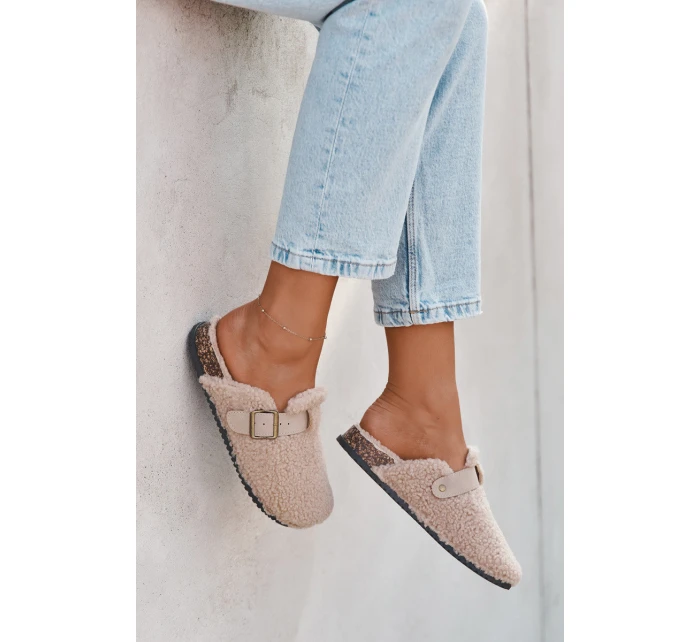 Dámské pantofle s kožíškem typu Béžové model 21709362 - Boto Dámské pantofle s kožíškem typu Béžové model 21709362 - Boto