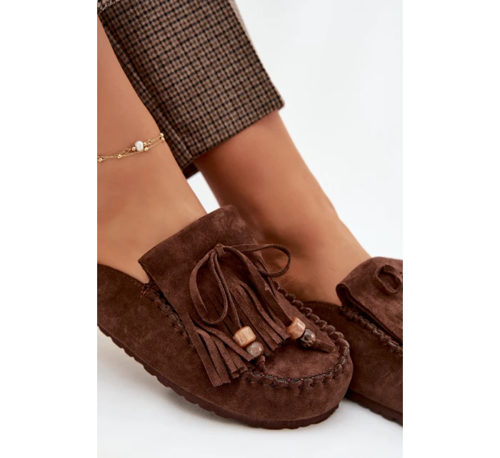 Dámské nazouváky s třásněmi a korálky Čokoládové model 21919153 - Boto Dámské nazouváky s třásněmi a korálky Čokoládové model 21919153 - Boto