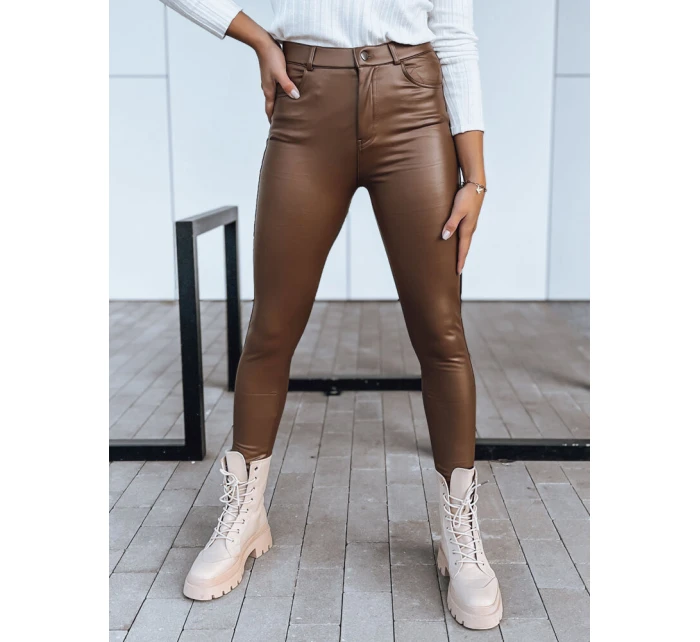 Dámské kožené kalhoty tmavě hnědé model 21971552 - Dstreet Dámské kožené kalhoty tmavě hnědé model 21971552 - Dstreet