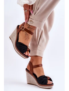 Dámské sandály na klínku s ozdobou černá model 21618450 - Boto