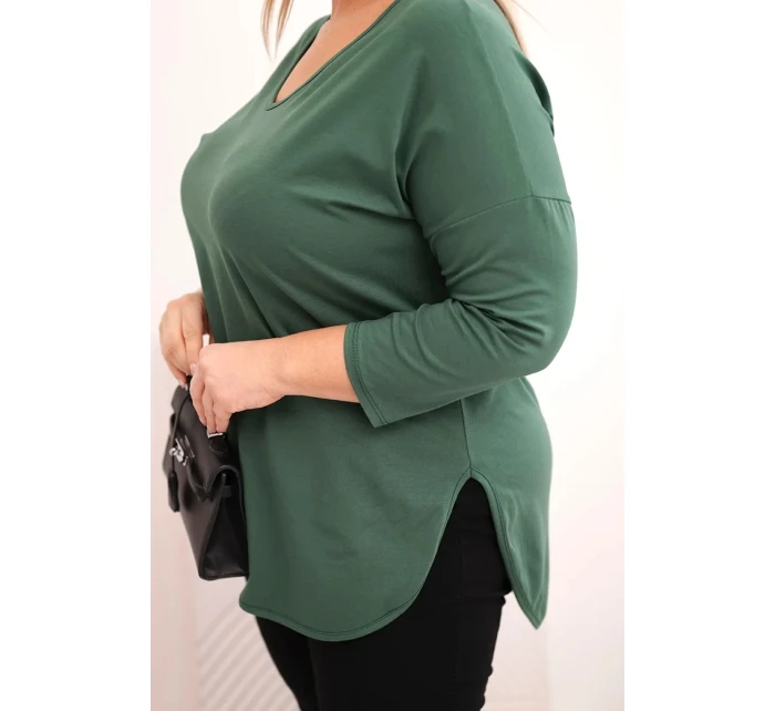 Dámská bavlněná blůza Plus Size s výstřihem do V a ohrnovacími rukávy tmavě khaki Dámská bavlněná blůza Plus Size s výstřihem do V a ohrnovacími rukávy tmavě khaki