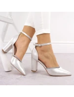 Dámské ažurové sandály béžové model 21904482 - Sabatina